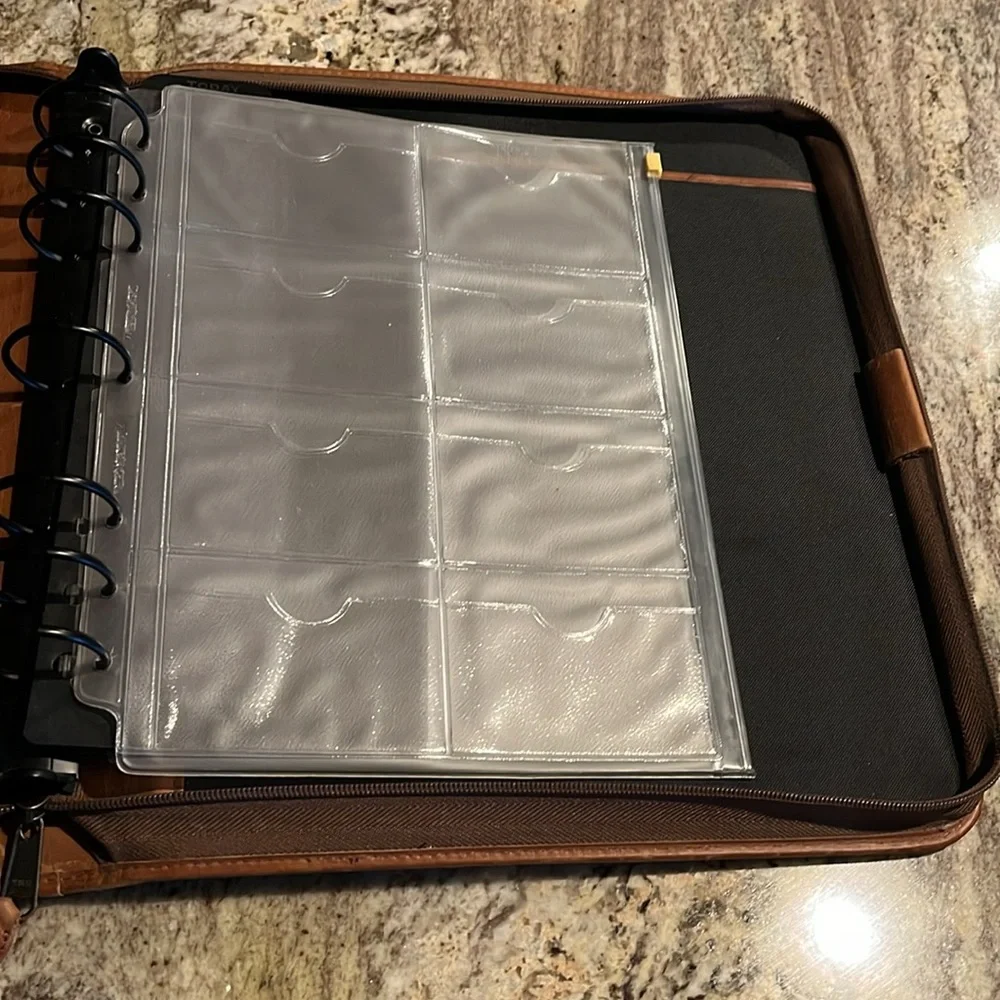 DAYTIMER Planner holds business cards, paper, so many compartments! Used - Picture 4 of 11